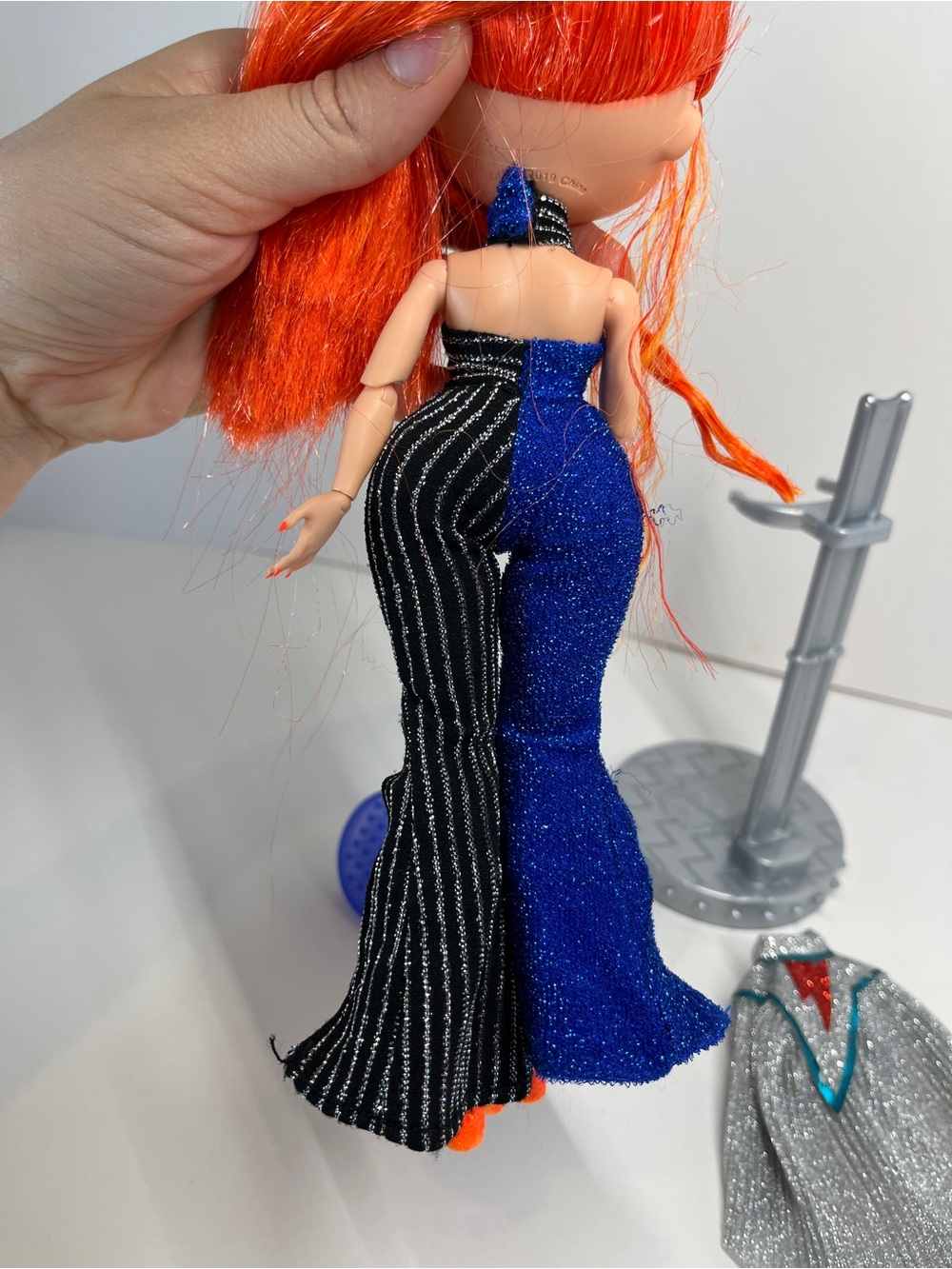 LOL Surprise OMG Fashion Doll Dance Dance Major Lady With Stand Brush Outfit - Picture 9 of 11